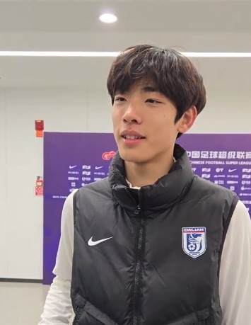 國青歸來上演中超首秀，朱鵬宇：感覺很好，場上大哥們很支持我